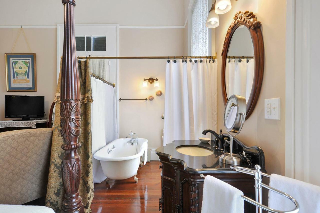 Ashton'S Bed And Breakfast Ню Орлиънс Екстериор снимка